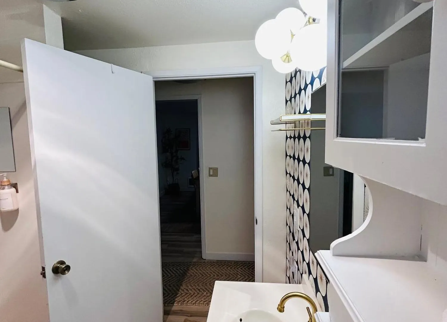 Quiet City Retreat Near Light Rail, Downtown & Stadiums! Seattle Apartment
