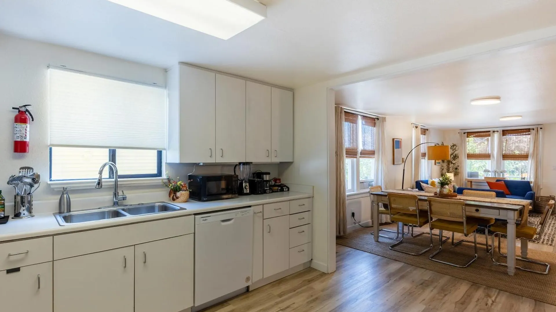 Quiet City Retreat Near Light Rail, Downtown & Stadiums! Seattle 0*,  United States