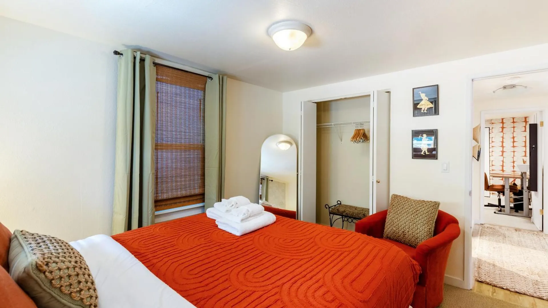 Quiet City Retreat Near Light Rail, Downtown & Stadiums! Seattle